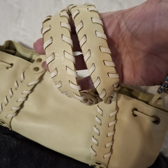 Fossil Cream Shoulder Bag with Whip Stitch And Wide Opening W/ Snap No Callouts